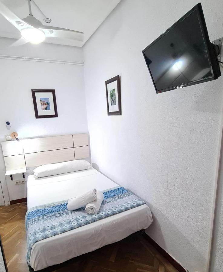 Hostal Santa Barbara Madrid Extérieur photo