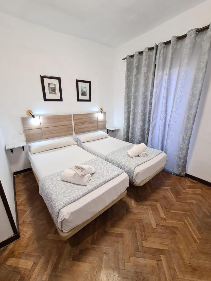 Hostal Santa Barbara Madrid Extérieur photo