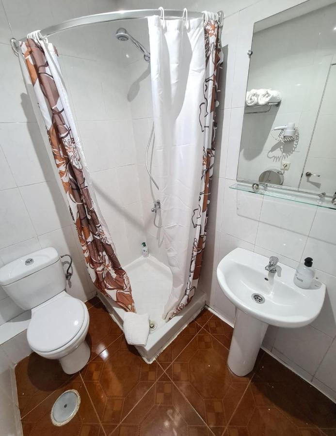 Hostal Santa Barbara Madrid Extérieur photo