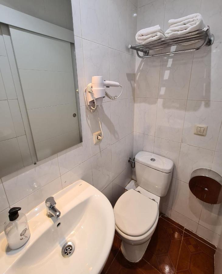 Hostal Santa Barbara Madrid Extérieur photo