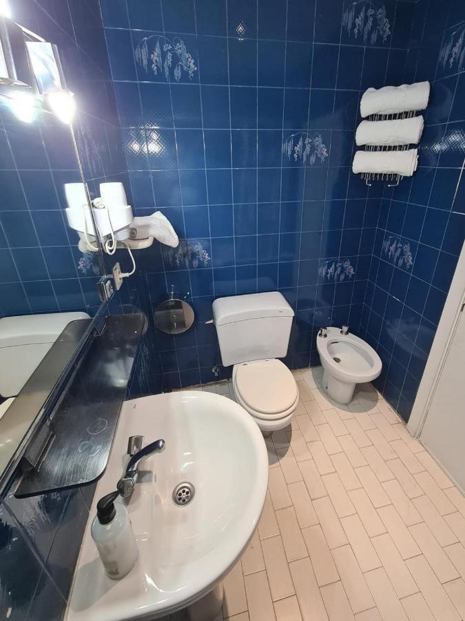 Hostal Santa Barbara Madrid Extérieur photo